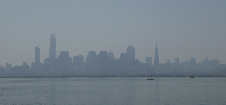 Hazy/smoky San Francisco skyline, 9/1/2017